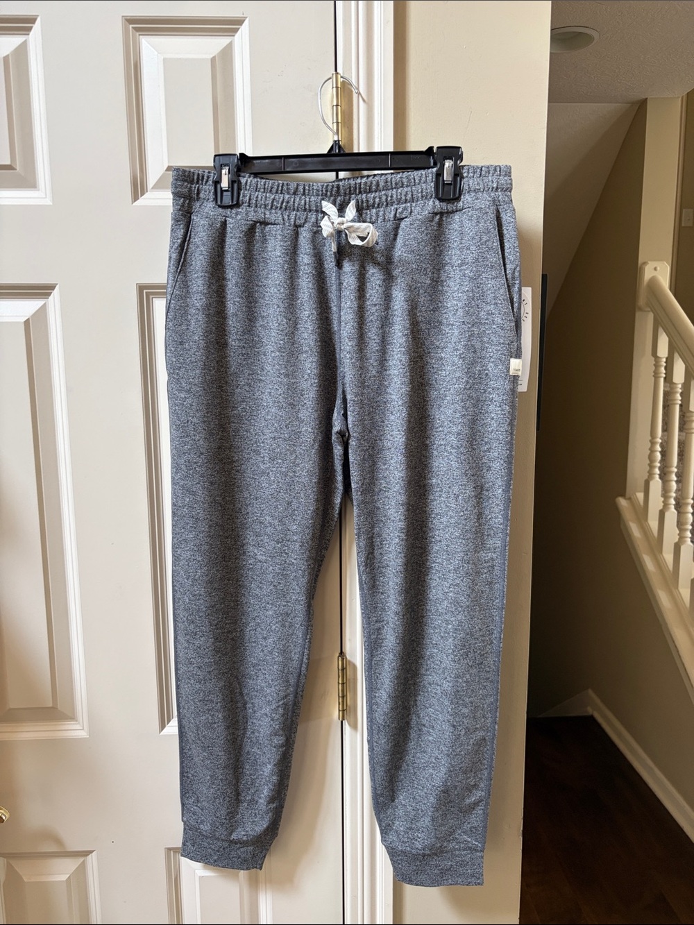 NWT Vuori Heather Gray Women's Performance Jogger Pants, large